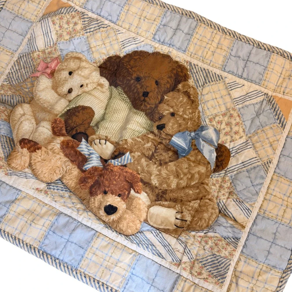 Vintage Teddy Bear Baby Quilt Nursery Wall Hanging Cottagecore 30x36